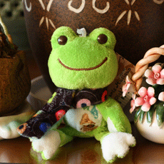 일본 인기 개구리 캐릭터 pickles the frog 초록색