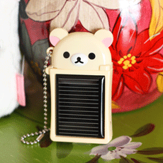 iPhone(3GS/4/4S)용 코리락쿠마 휴대용 충전기 USB,어댑터충전 태양열 충전도 가능해요!